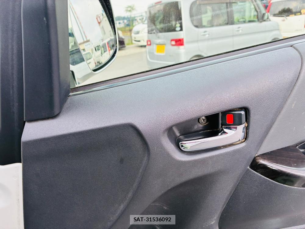 Toyota HIACE VAN 2019-09 8351698-19