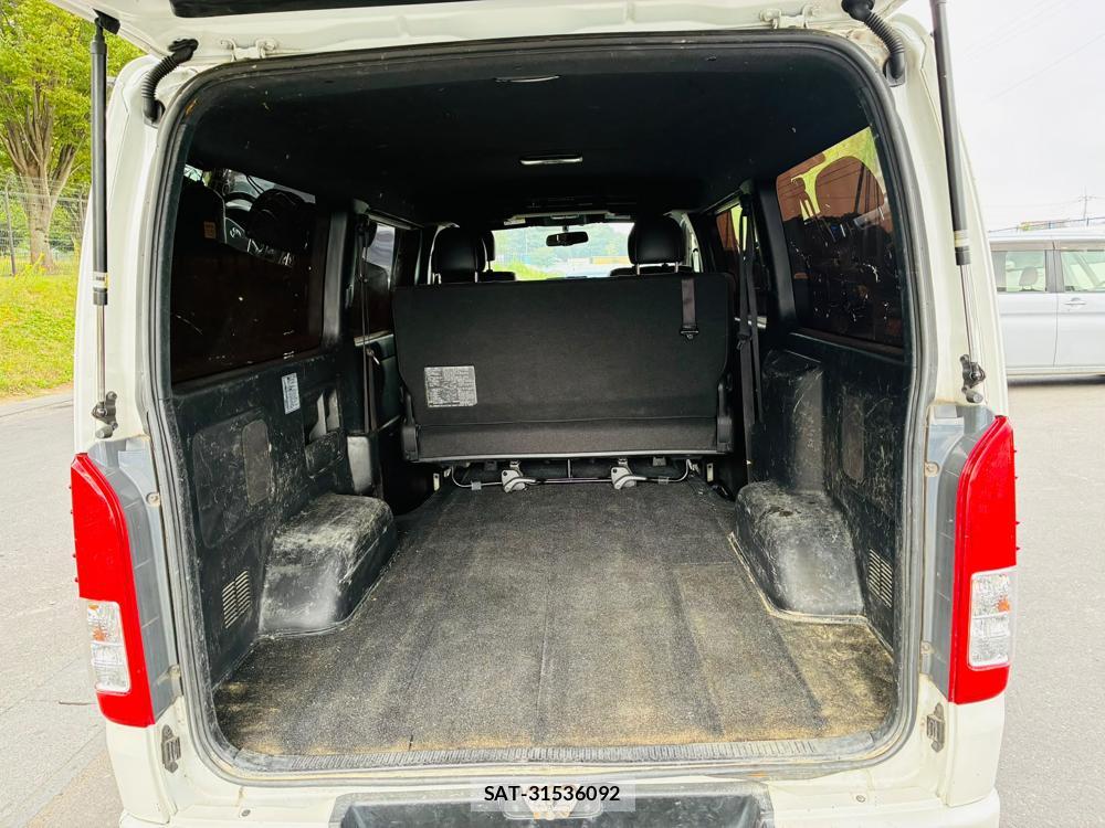 Toyota HIACE VAN 2019-09 8351698-24