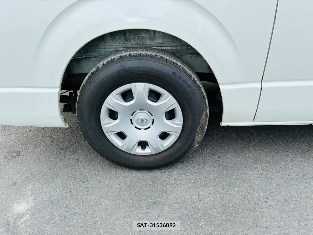 Toyota HIACE VAN 2019-09 8351698-26