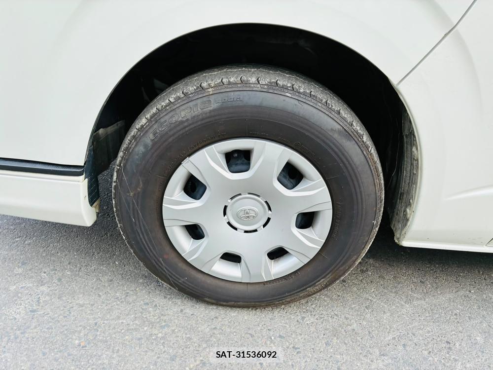 Toyota HIACE VAN 2019-09 8351698-28