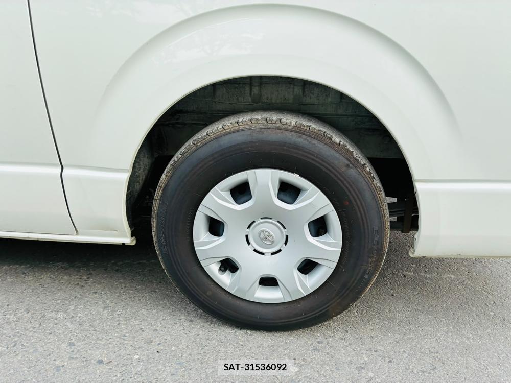 Toyota HIACE VAN 2019-09 8351698-29