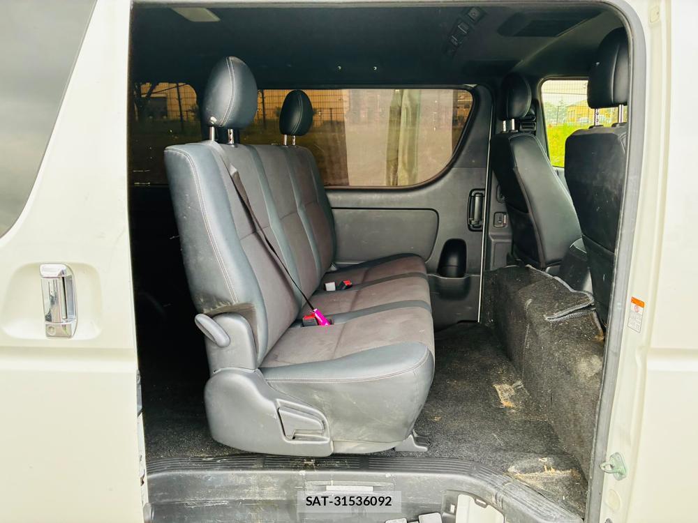 Toyota HIACE VAN 2019-09 8351698-7