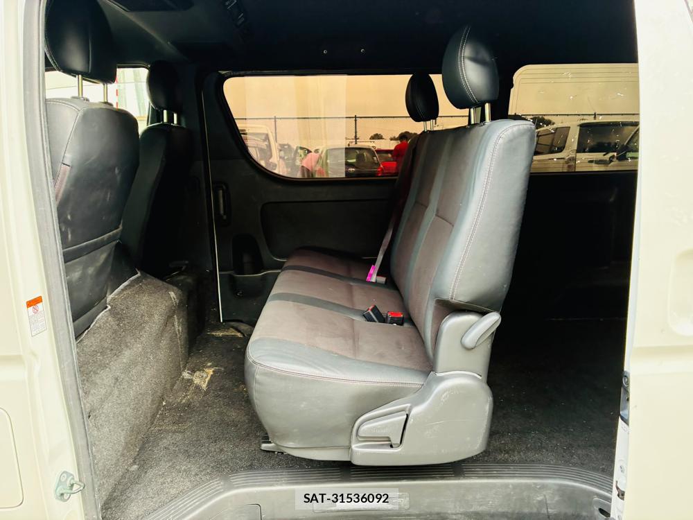 Toyota HIACE VAN 2019-09 8351698-8