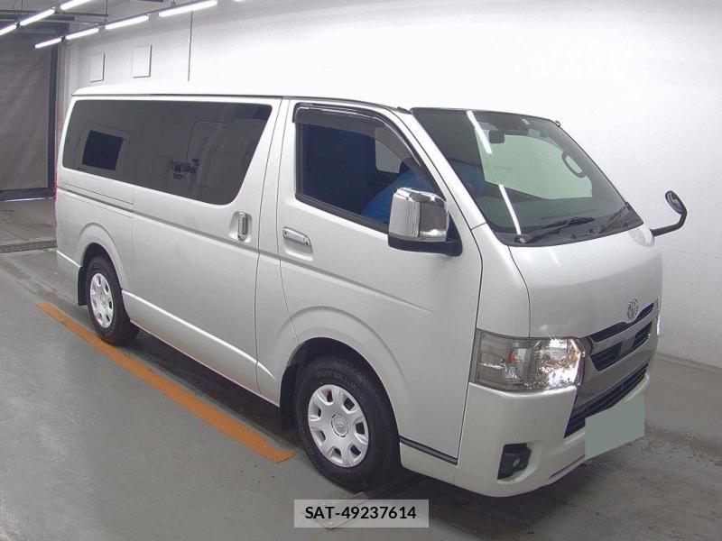 Toyota HIACE VAN 2022-08 8673964-0