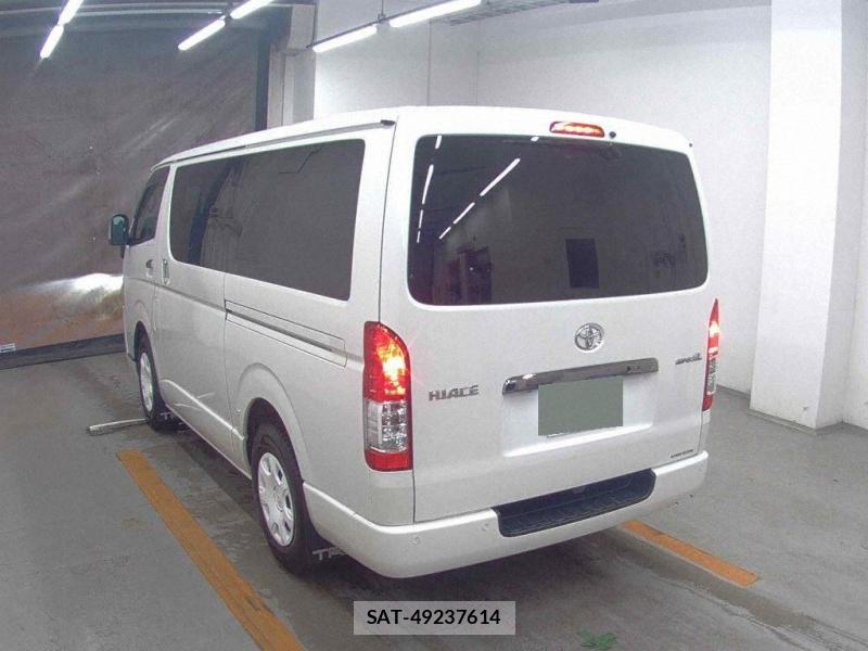 Toyota HIACE VAN 2022-08 8673964-2