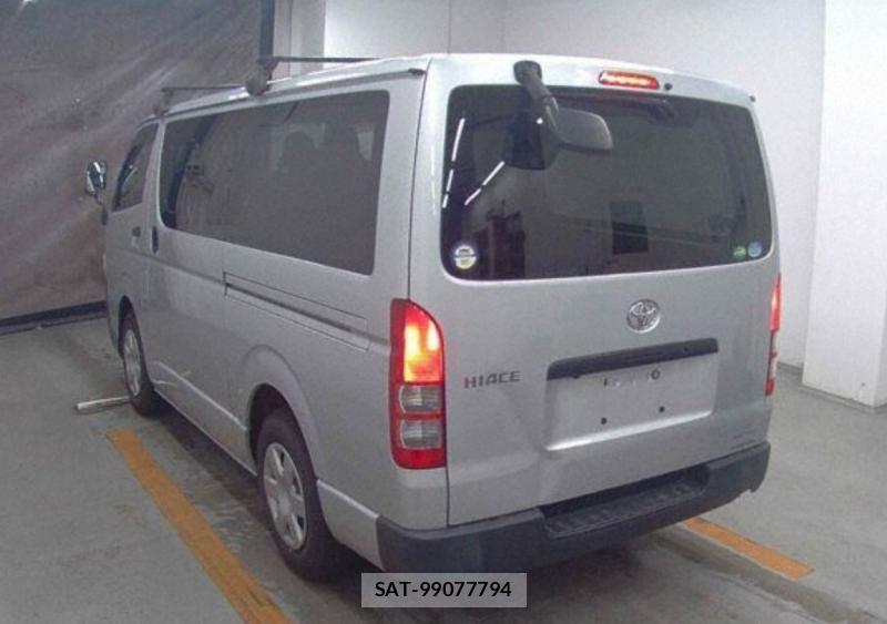 Toyota HIACE VAN 2019-07 8684456-2