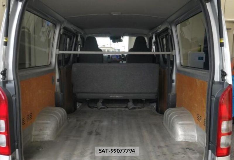 Toyota HIACE VAN 2019-07 8684456-5