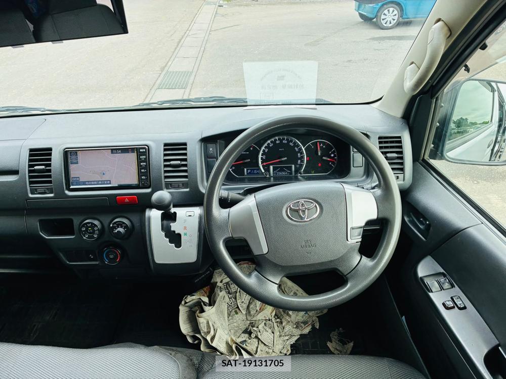 Toyota HIACE VAN 2019-06 8673023-13