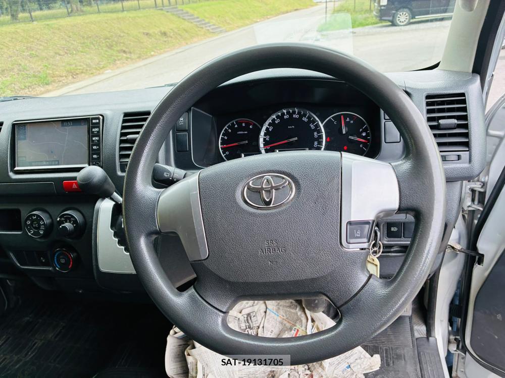 Toyota HIACE VAN 2019-06 8673023-14