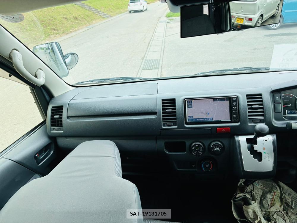 Toyota HIACE VAN 2019-06 8673023-17