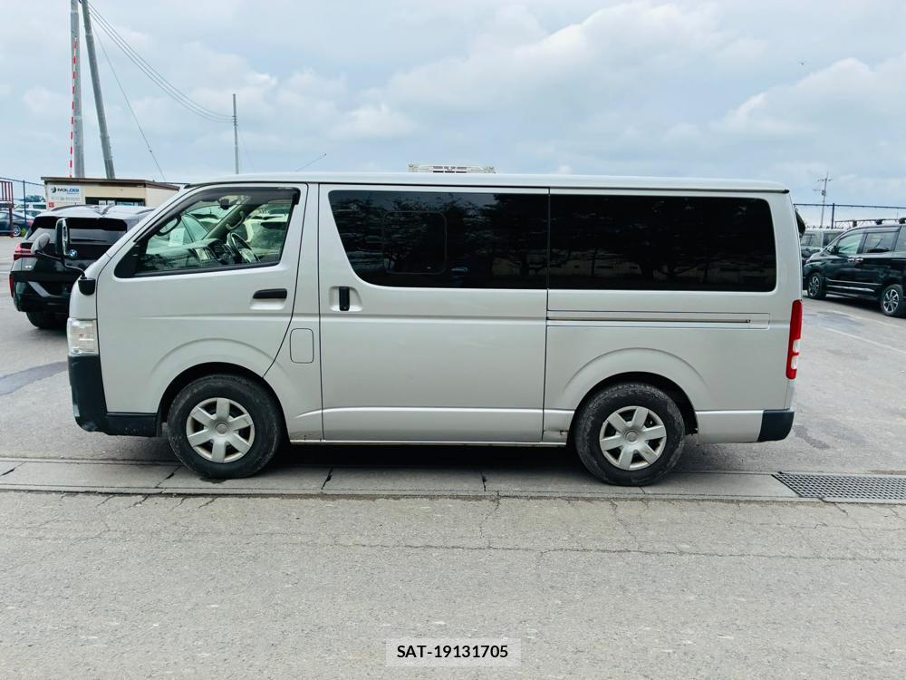 Toyota HIACE VAN 2019-06 8673023-1
