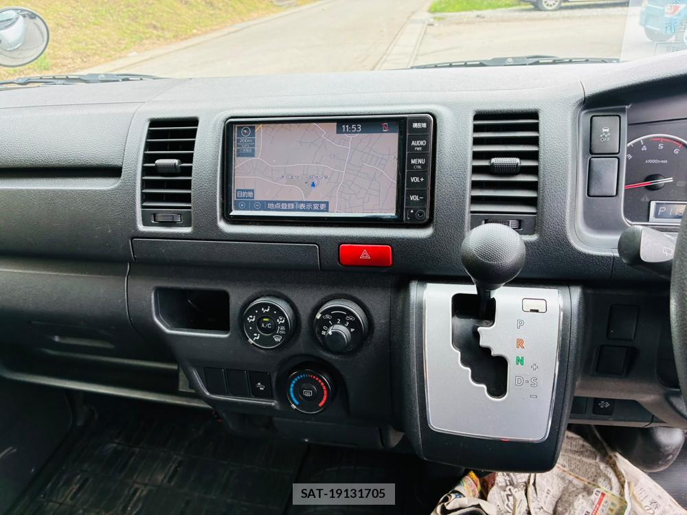 Toyota HIACE VAN 2019-06 8673023-19
