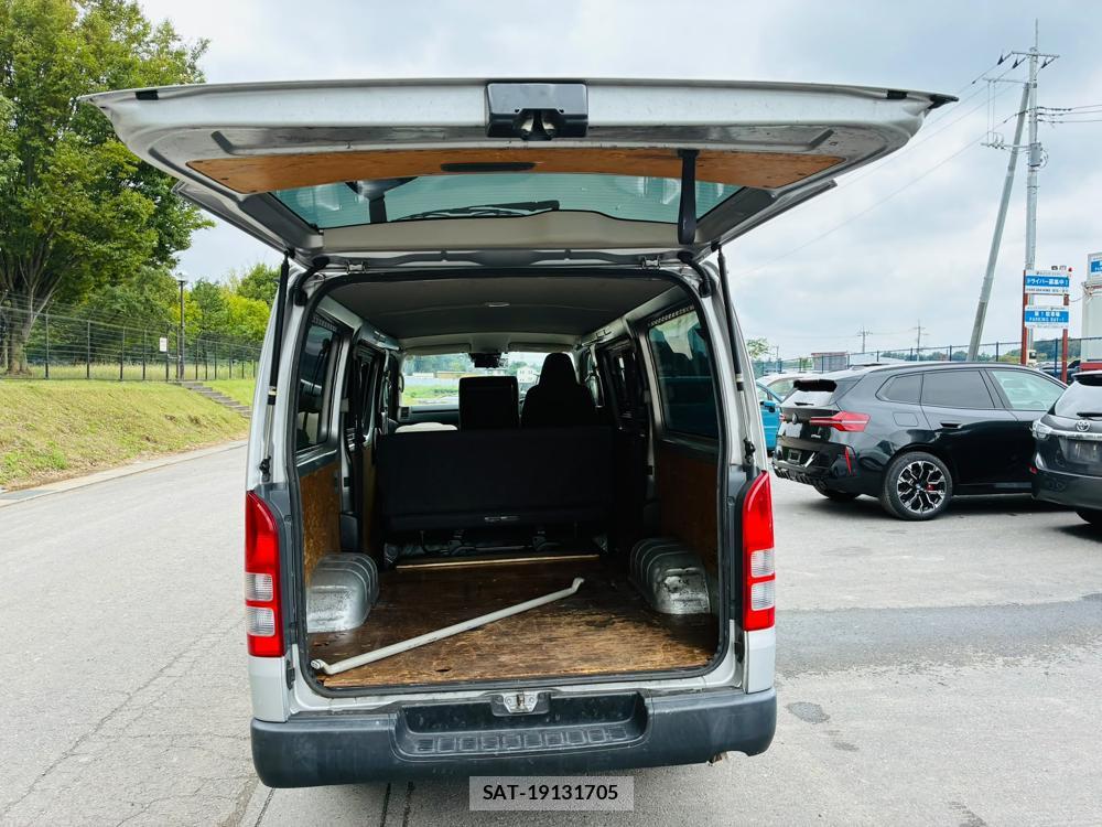 Toyota HIACE VAN 2019-06 8673023-24