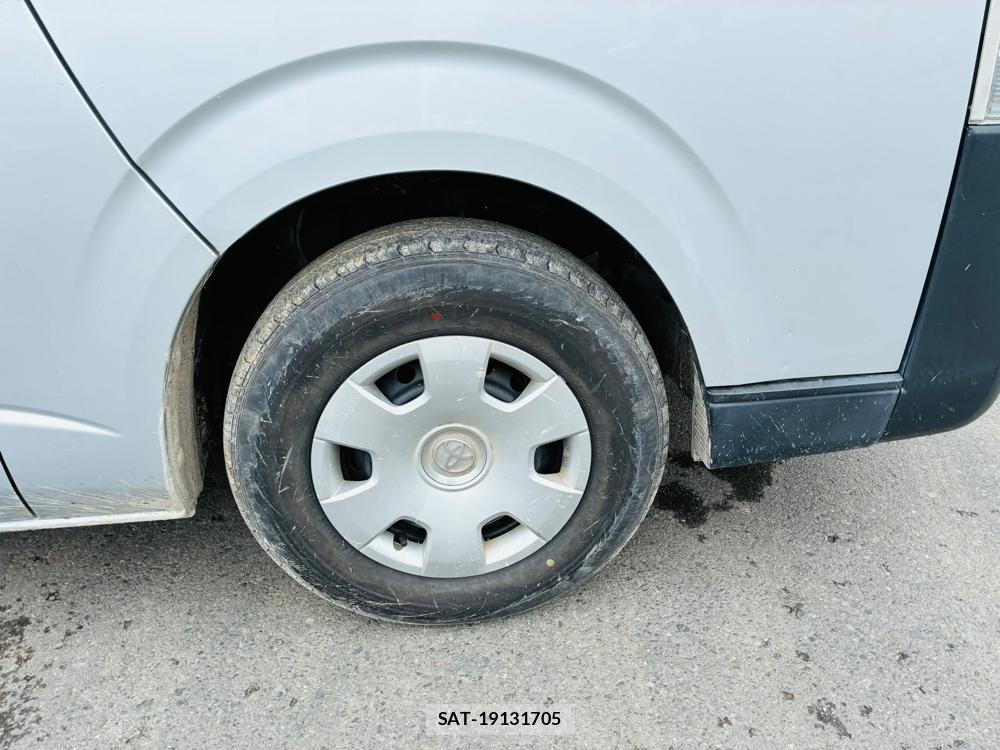 Toyota HIACE VAN 2019-06 8673023-26