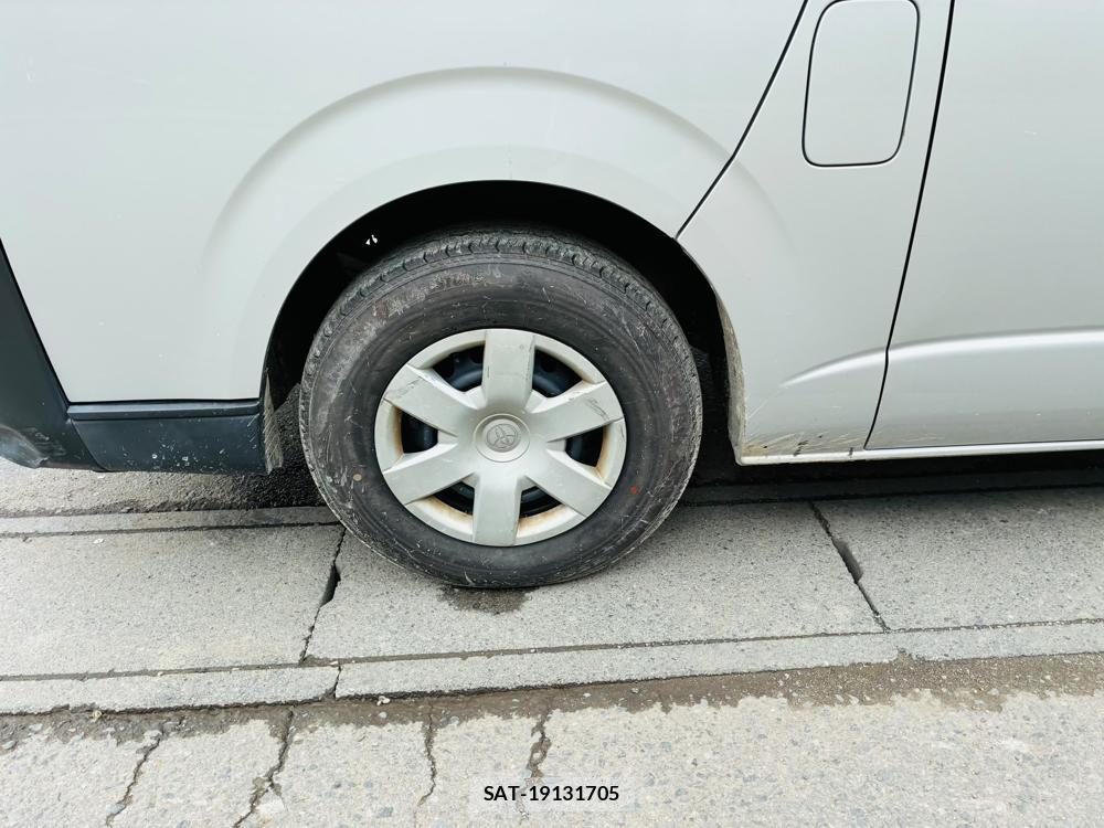 Toyota HIACE VAN 2019-06 8673023-27