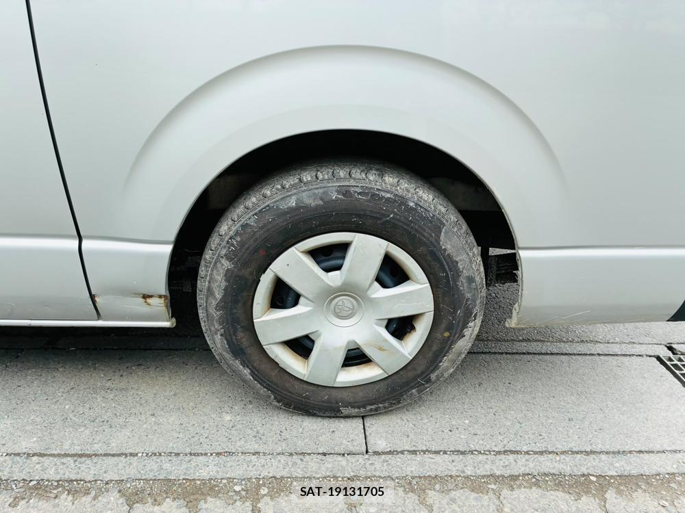 Toyota HIACE VAN 2019-06 8673023-28