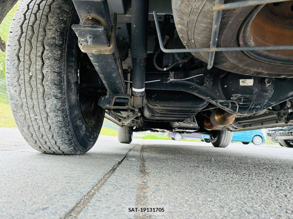 Toyota HIACE VAN 2019-06 8673023-33