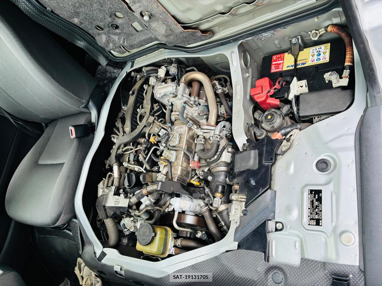 Toyota HIACE VAN 2019-06 8673023-36