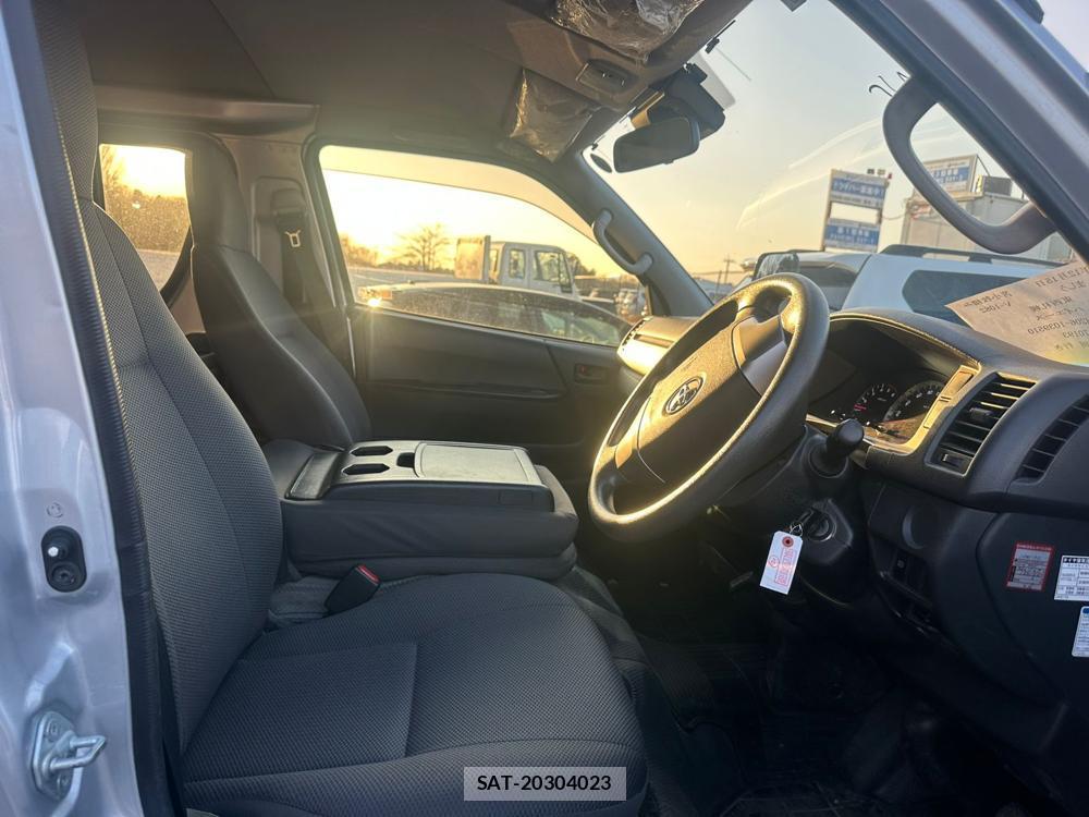 Toyota HIACE VAN 2020 1706876-11