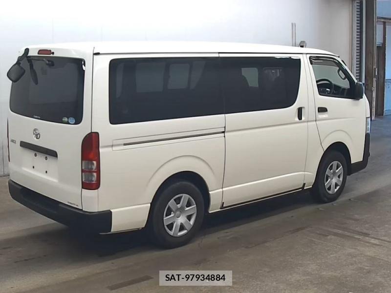 Toyota HIACE VAN 2019-06 7491010-1