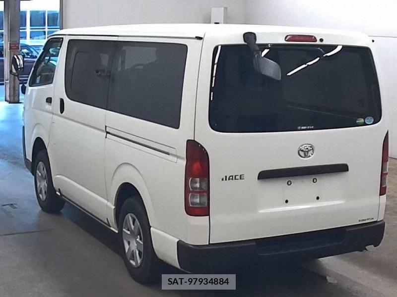 Toyota HIACE VAN 2019-06 7491010-2