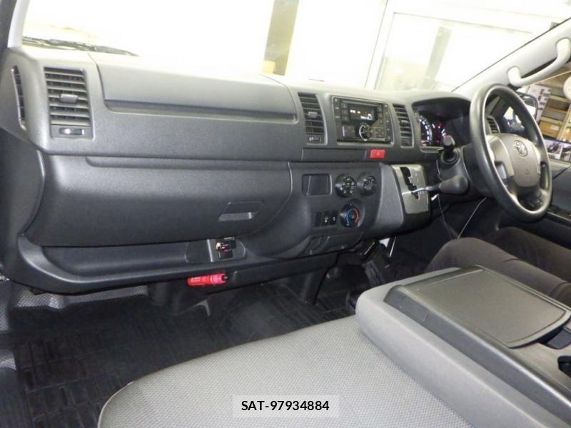 Toyota HIACE VAN 2019-06 7491010-4