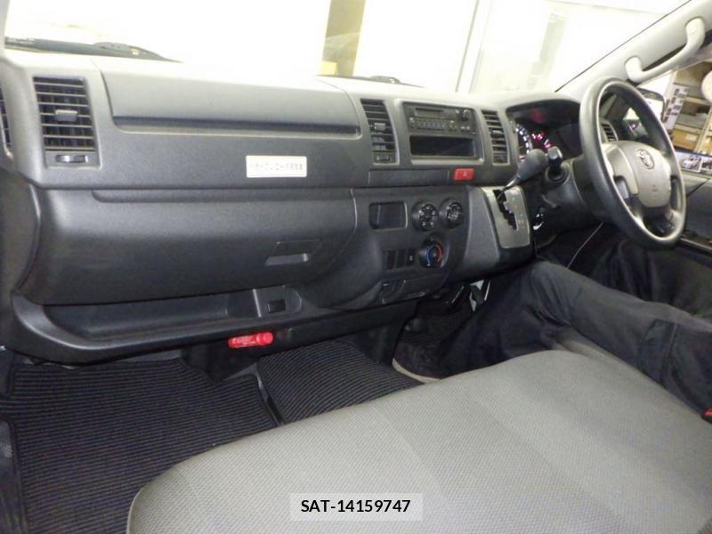 Toyota HIACE VAN 2019-08 7736904-4