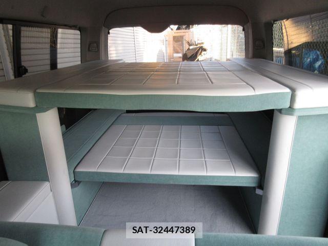 Toyota HIACE WAGON 2010-12 689375-9