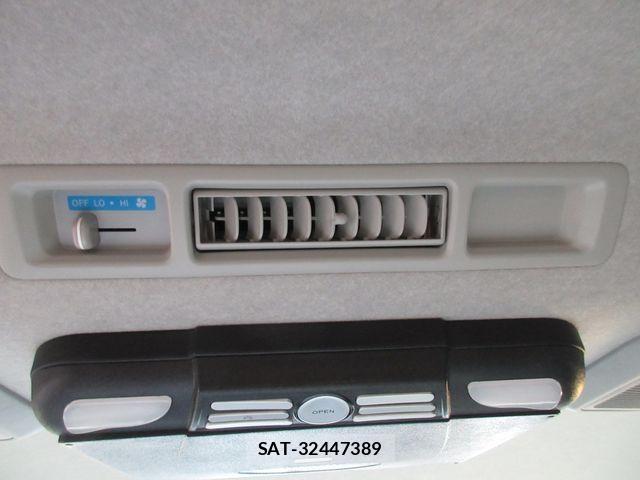 Toyota HIACE WAGON 2010-12 689375-13