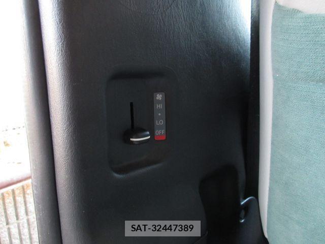 Toyota HIACE WAGON 2010-12 689375-14