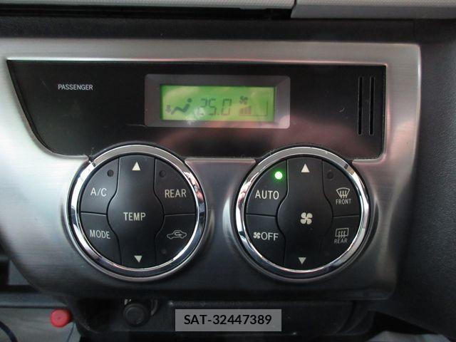 Toyota HIACE WAGON 2010-12 689375-23