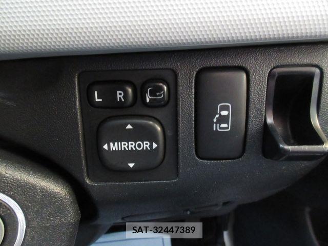 Toyota HIACE WAGON 2010-12 689375-26