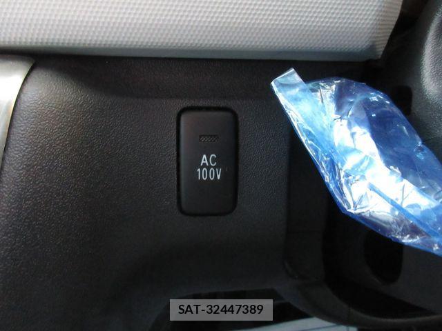 Toyota HIACE WAGON 2010-12 689375-27