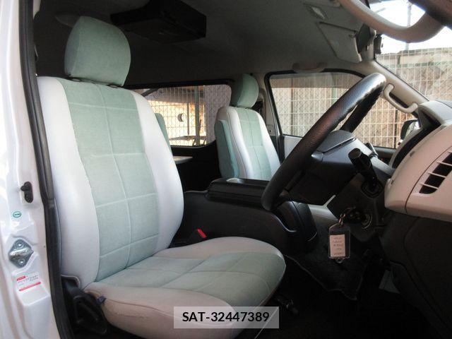 Toyota HIACE WAGON 2010-12 689375-5
