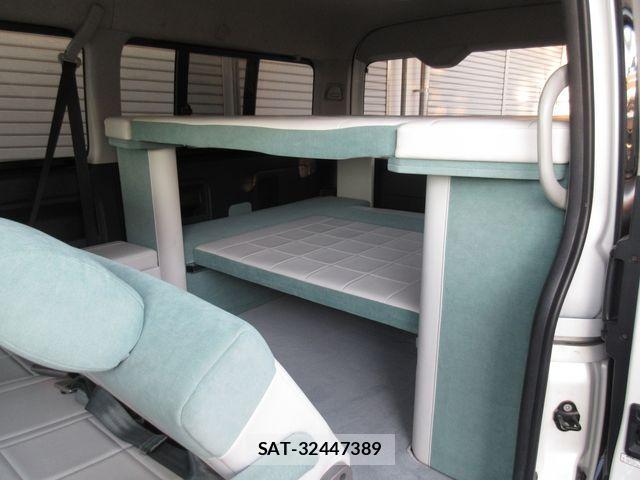 Toyota HIACE WAGON 2010-12 689375-8