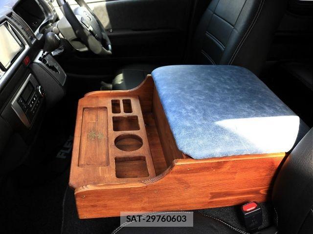 Toyota HIACE WAGON 2022-01 768834-17