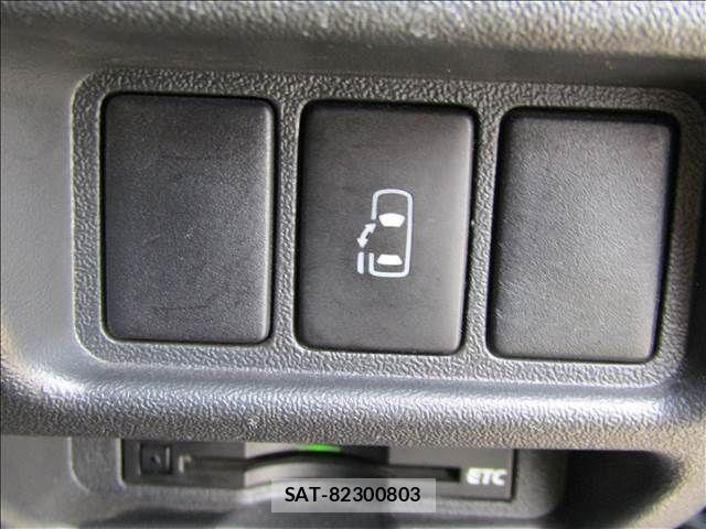 Toyota HIACE WAGON 2015-03 850413-9