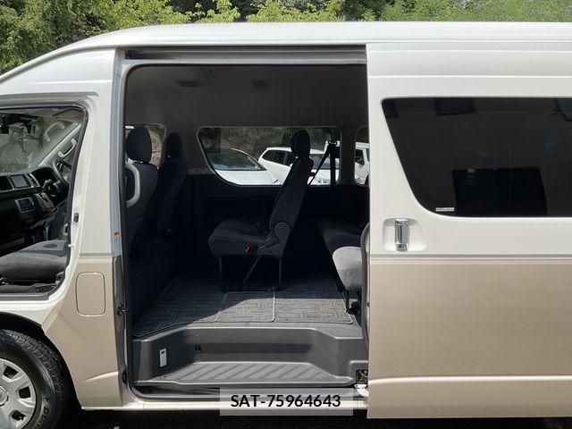 Toyota HIACE WAGON 2019-03 1221718-12