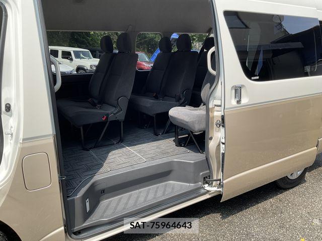 Toyota HIACE WAGON 2019-03 1221718-13