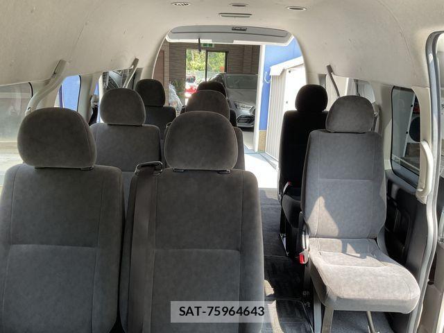 Toyota HIACE WAGON 2019-03 1221718-15