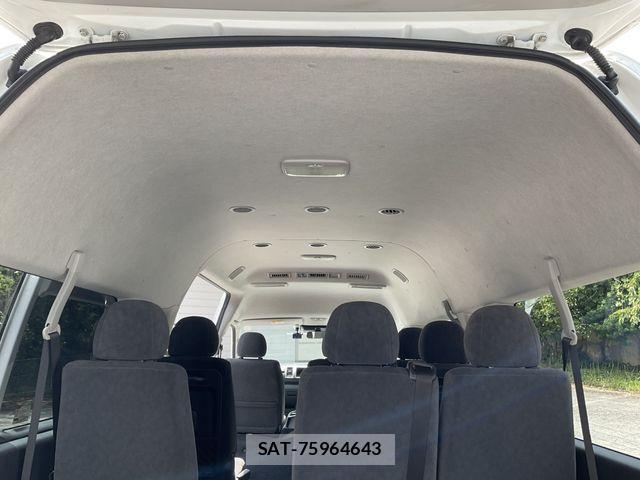 Toyota HIACE WAGON 2019-03 1221718-17