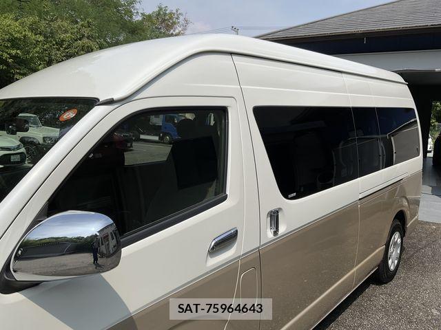 Toyota HIACE WAGON 2019-03 1221718-24
