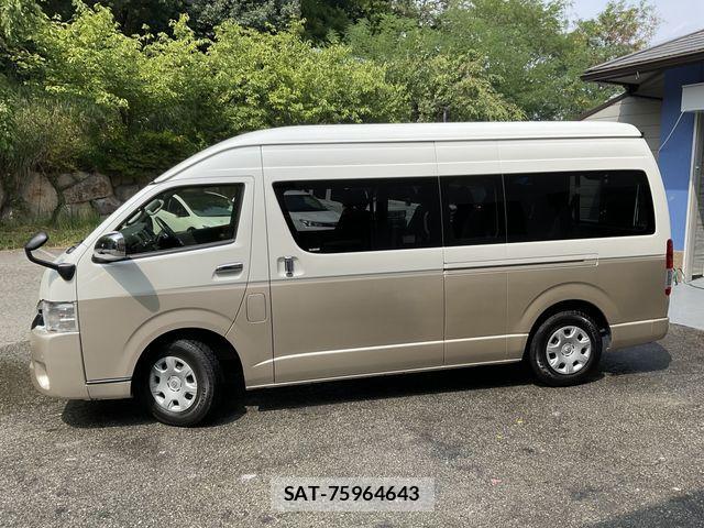 Toyota HIACE WAGON 2019-03 1221718-26