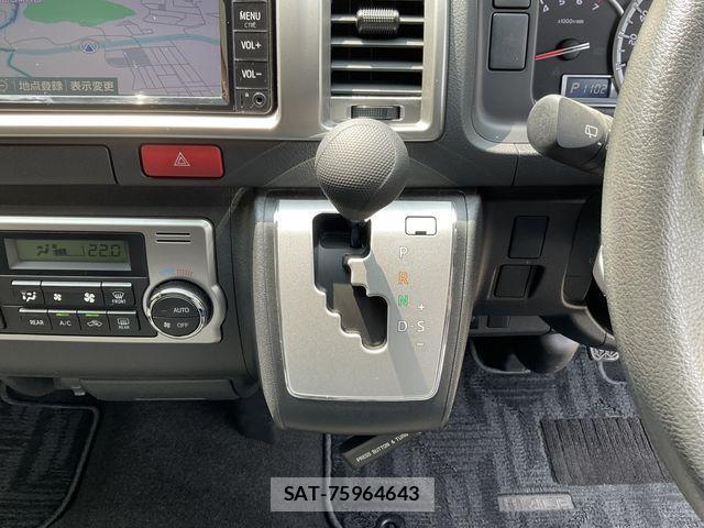 Toyota HIACE WAGON 2019-03 1221718-4