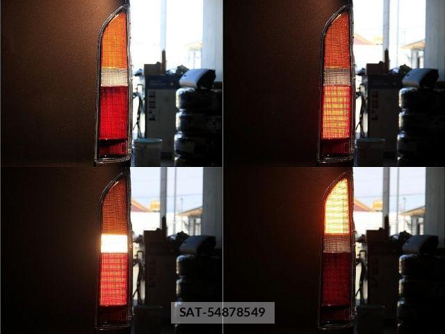 Toyota HIACE WAGON 2017-01 1257172-2