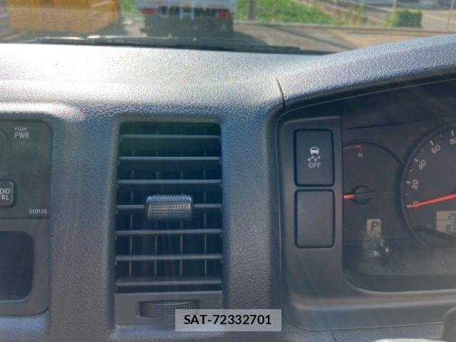 Toyota HIACE WAGON 2019-04 1319573-15