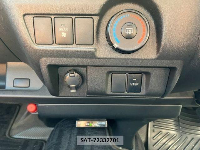 Toyota HIACE WAGON 2019-04 1319573-16