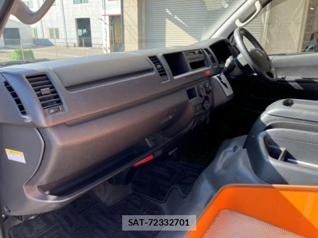 Toyota HIACE WAGON 2019-04 1319573-22