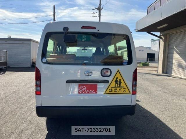 Toyota HIACE WAGON 2019-04 1319573-3