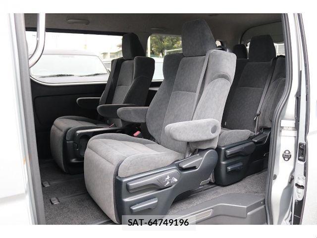 Toyota HIACE WAGON 2019-01 1331165-4